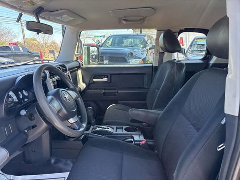 Used 2008 Toyota FJ Cruiser 4WD image 10
