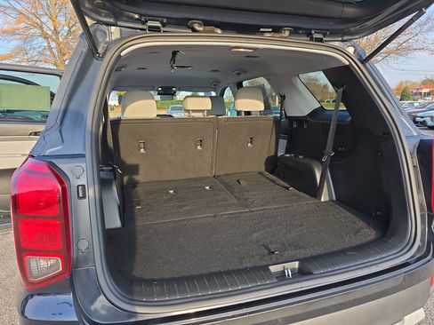 Used 2022 Hyundai Palisade SE w/ Cargo Package image 13