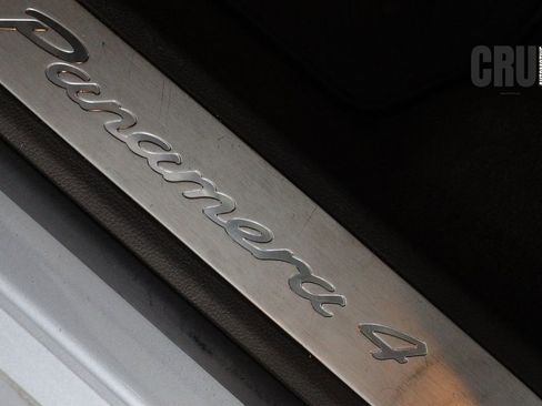 Used 2014 Porsche Panamera 4 image 21