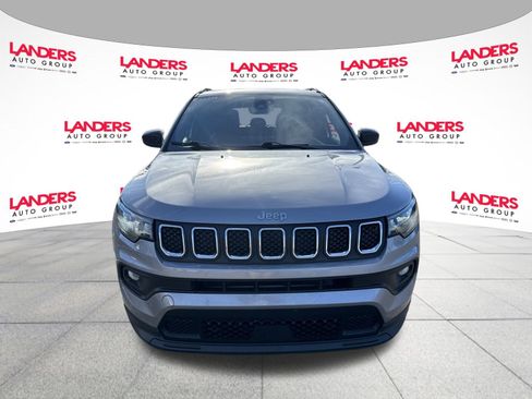 Used 2024 Jeep Compass Latitude image 8