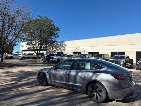 Used 2025 Tesla Model 3 Long Range RWD image 4