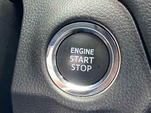 Used 2025 Toyota RAV4 XLE FWD image 23