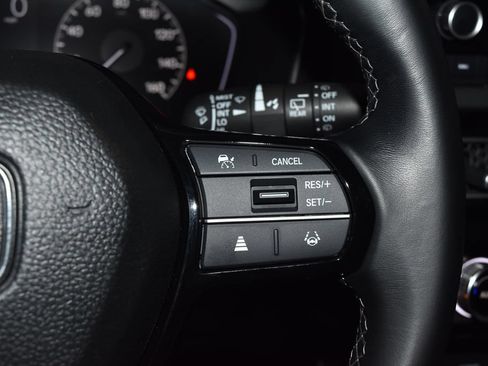 Certified 2024 Honda Civic EX-L image 9