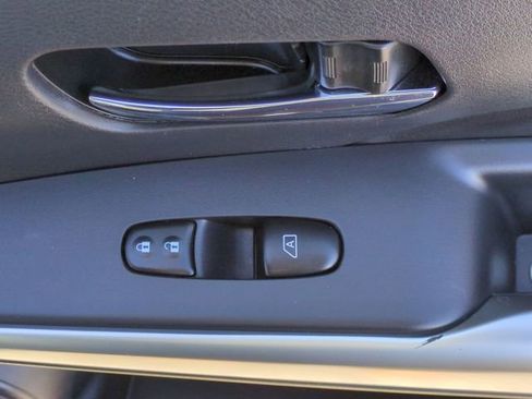 Used 2020 Nissan Kicks SR w/ SR Premium Package image 32