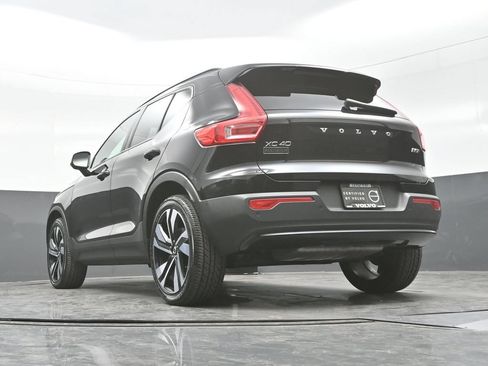 Used 2024 Volvo XC40 B5 Plus w/ Protection Package Premier AWD/4WD image 27