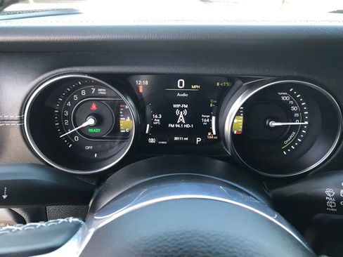 Used 2023 Jeep Wrangler Unlimited Sahara w/ Cold Weather Group image 17