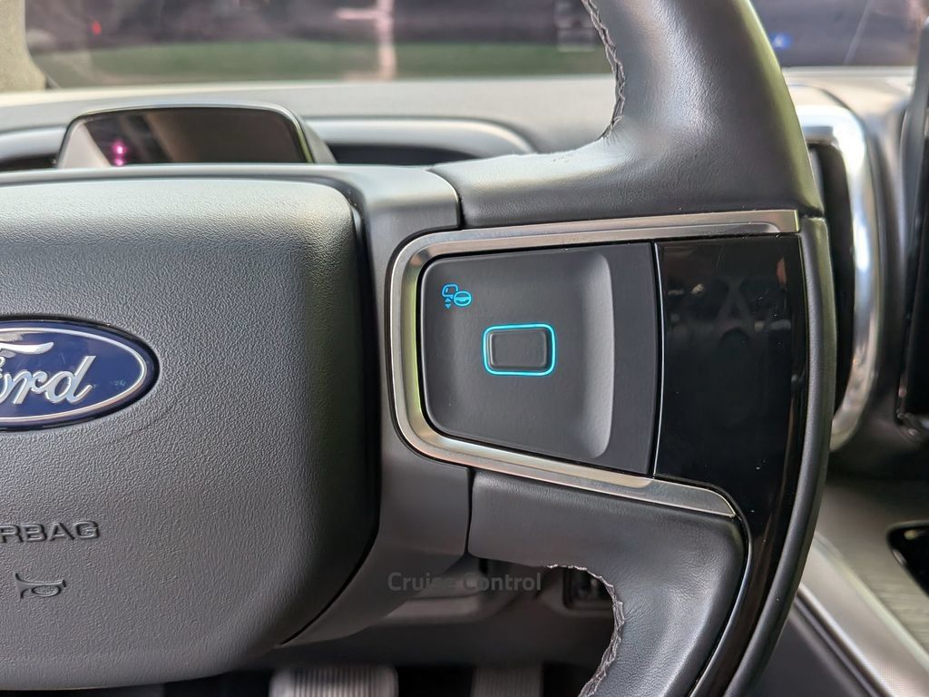 Used 2025 Ford Expedition Platinum AWD/4WD image 20