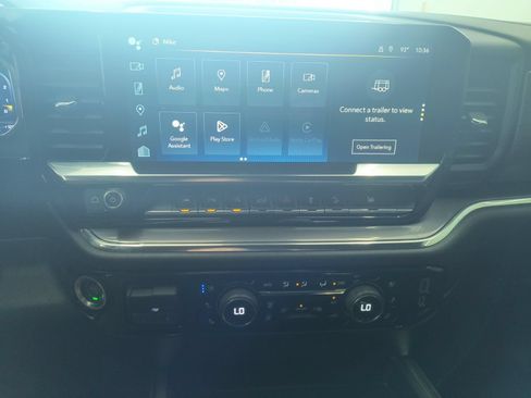 Used 2024 Chevrolet Silverado 1500 High Country w/ Technology Package AWD/4WD image 17