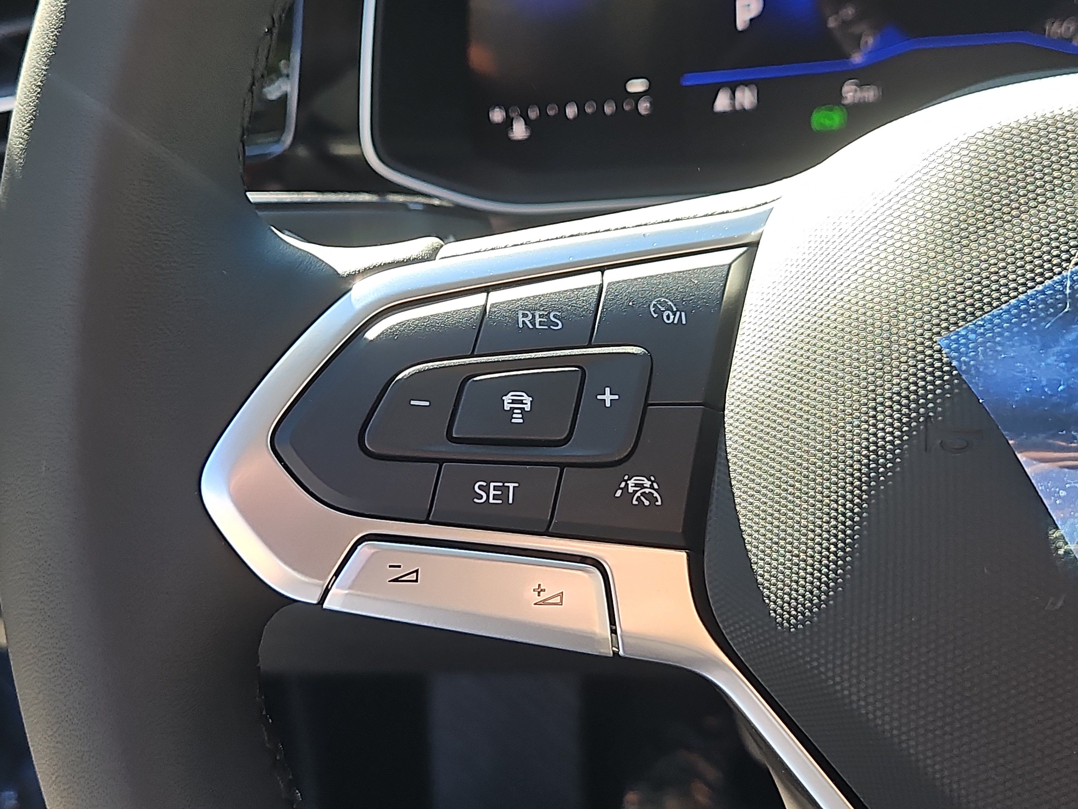 New 2027 Volkswagen Jetta SE FWD image 13