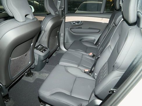 New 2026 Volvo XC90 B6 Plus w/ Protection Package image 19