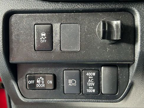 Used 2021 Toyota Tacoma TRD Sport w/ Technology Package image 27