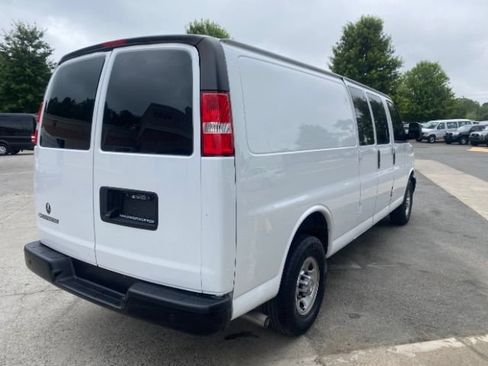 Used 2022 Chevrolet Express 3500 Extended w/ Driver Convenience Package RWD image 5