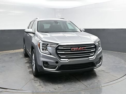 Used 2024 GMC Terrain SLT FWD image 4