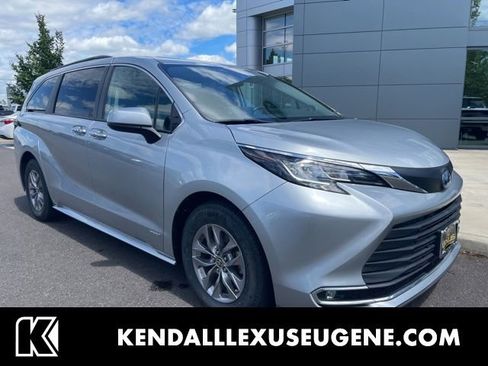 Used 2021 Toyota Sienna XLE w/ XLE Plus Package AWD/4WD image 1