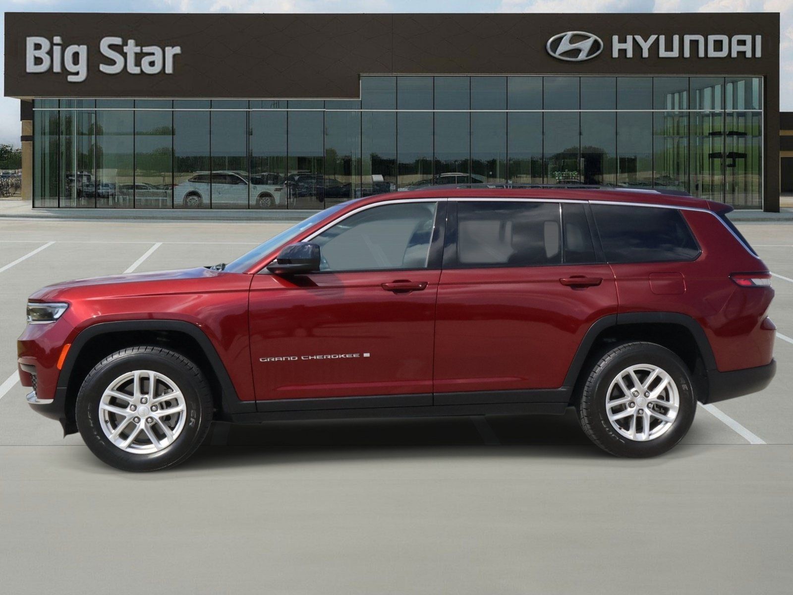 Used 2021 Jeep Grand Cherokee L Laredo w/ Luxury Tech Group I RWD image 2