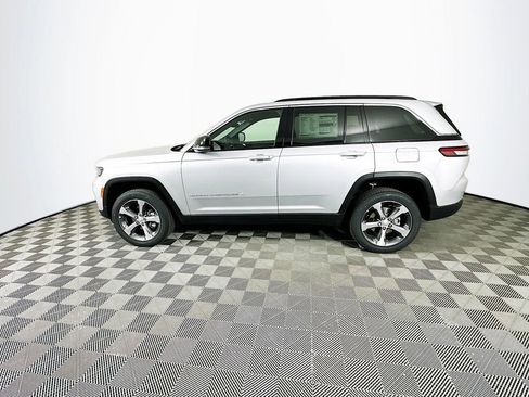 New 2025 Jeep Grand Cherokee Limited image 6