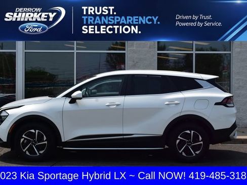 Used 2023 Kia Sportage LX AWD/4WD image 2