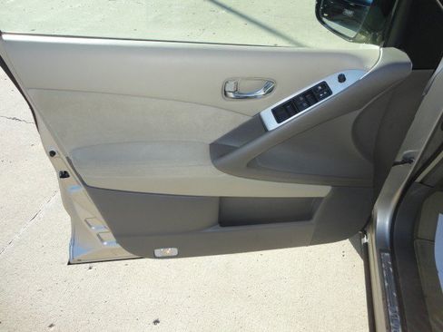 Used 2010 Nissan Murano S image 3