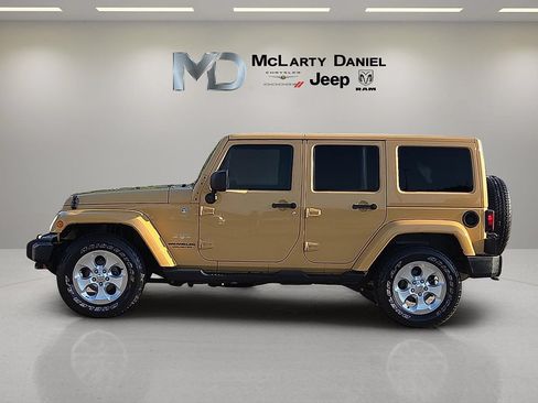 Used 2014 Jeep Wrangler Unlimited Sahara AWD/4WD image 3
