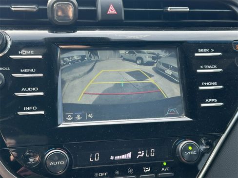 Used 2018 Toyota Camry XSE image 31