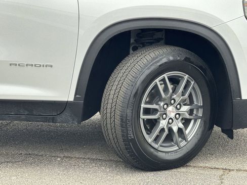 Used 2025 GMC Acadia Elevation image 12