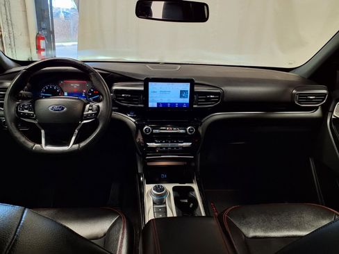 Used 2022 Ford Explorer ST-Line image 11