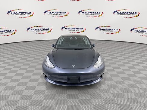 Used 2020 Tesla Model 3 Standard Range Plus image 3