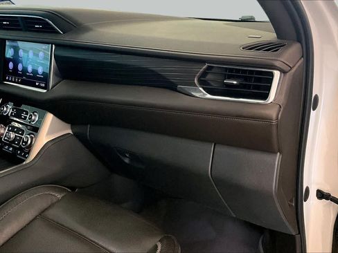 Used 2021 GMC Yukon XL Denali RWD image 17