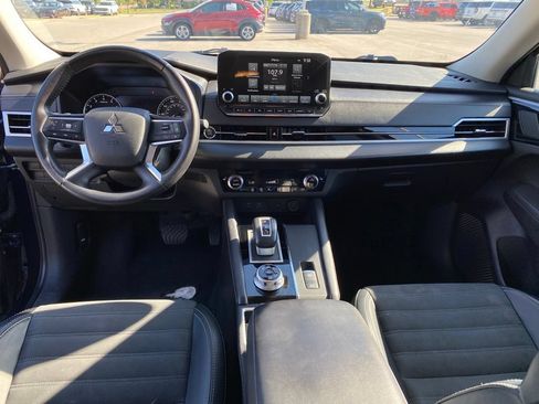 Used 2024 Mitsubishi Outlander SE AWD/4WD image 30