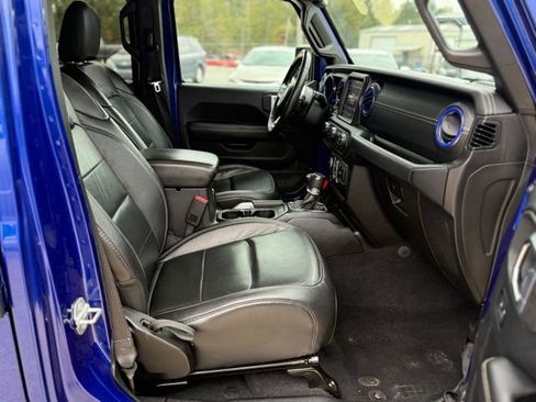 Used 2018 Jeep Wrangler Unlimited Sahara image 18