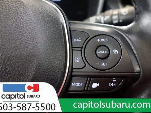 Used 2022 Toyota Corolla Cross XLE image 21