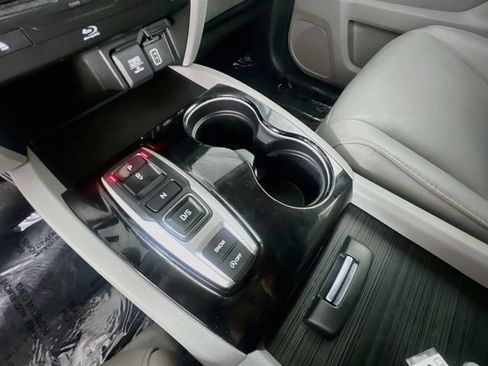 Used 2020 Honda Pilot Touring image 25