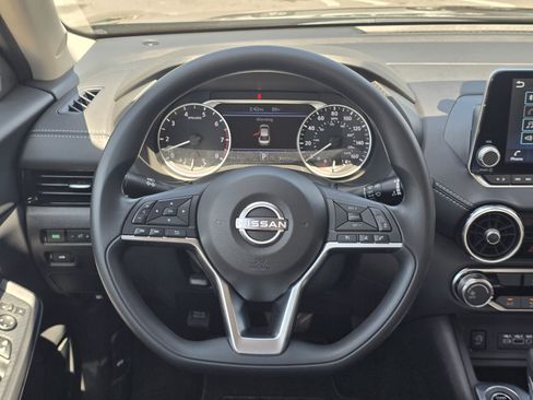 Certified 2025 Nissan Sentra SV FWD image 14