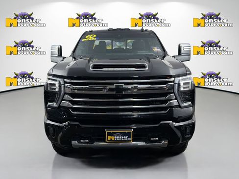 Used 2024 Chevrolet Silverado 2500 High Country w/ High Country Premium Package image 2