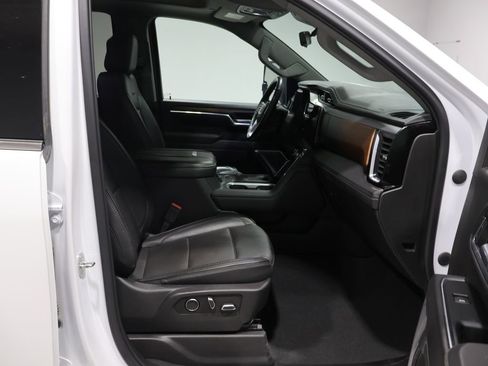 Used 2024 GMC Sierra 3500 Denali w/ Denali Reserve Package AWD/4WD image 23