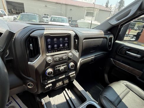 Used 2020 GMC Sierra 2500 Denali w/ Denali Ultimate Package AWD/4WD image 15