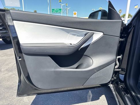 Used 2021 Tesla Model Y 2WD image 18