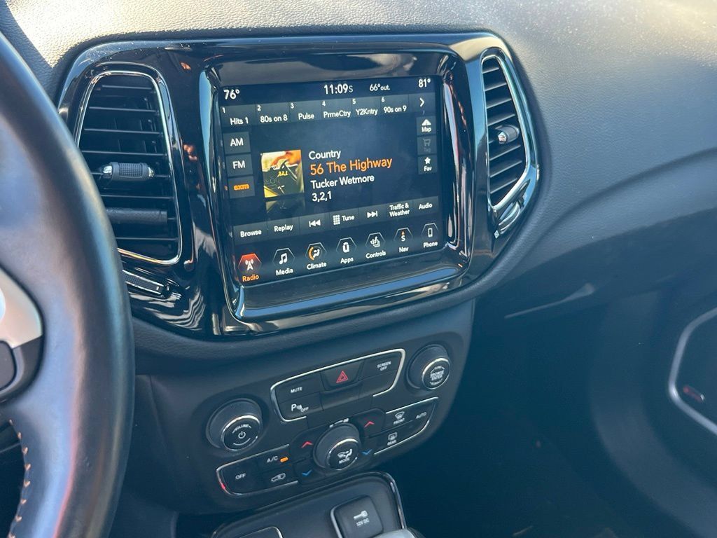 Used 2018 Jeep Compass Limited w/ Navigation Group FWD image 16