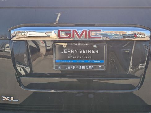 Used 2015 GMC Yukon XL Denali w/ Touring Package image 13