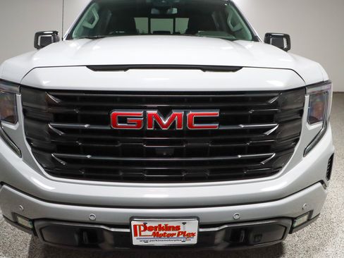 Used 2024 GMC Sierra 1500 Elevation w/ Elevation Premium Package AWD/4WD image 4