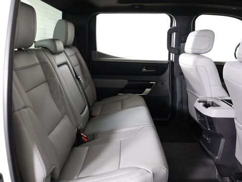 Used 2025 Toyota Tundra Limited AWD/4WD image 37