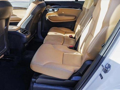 Used 2017 Volvo XC90 T6 Momentum w/ Vision Package image 25