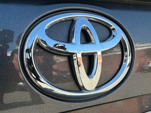 Certified 2025 Toyota RAV4 XLE AWD/4WD image 10