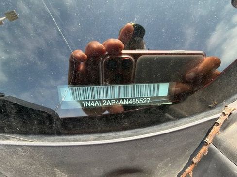 Used 2010 Nissan Altima 2.5 S FWD image 11