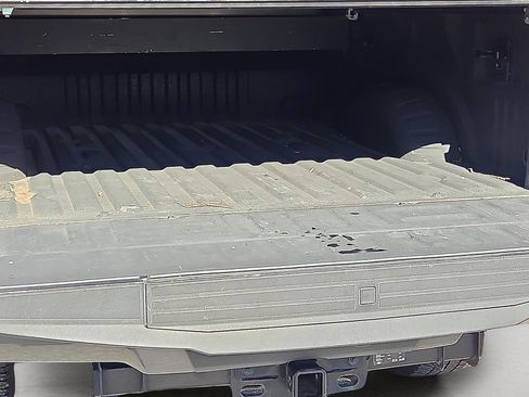 Used 2022 Ford F250 Platinum w/ FX4 Off-Road Package image 9