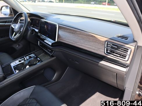 Used 2024 Volkswagen Atlas SEL Premium R-Line AWD/4WD image 27