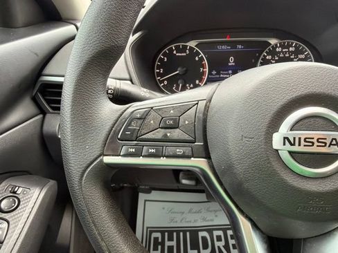 Used 2022 Nissan Altima 2.5 SV FWD image 19