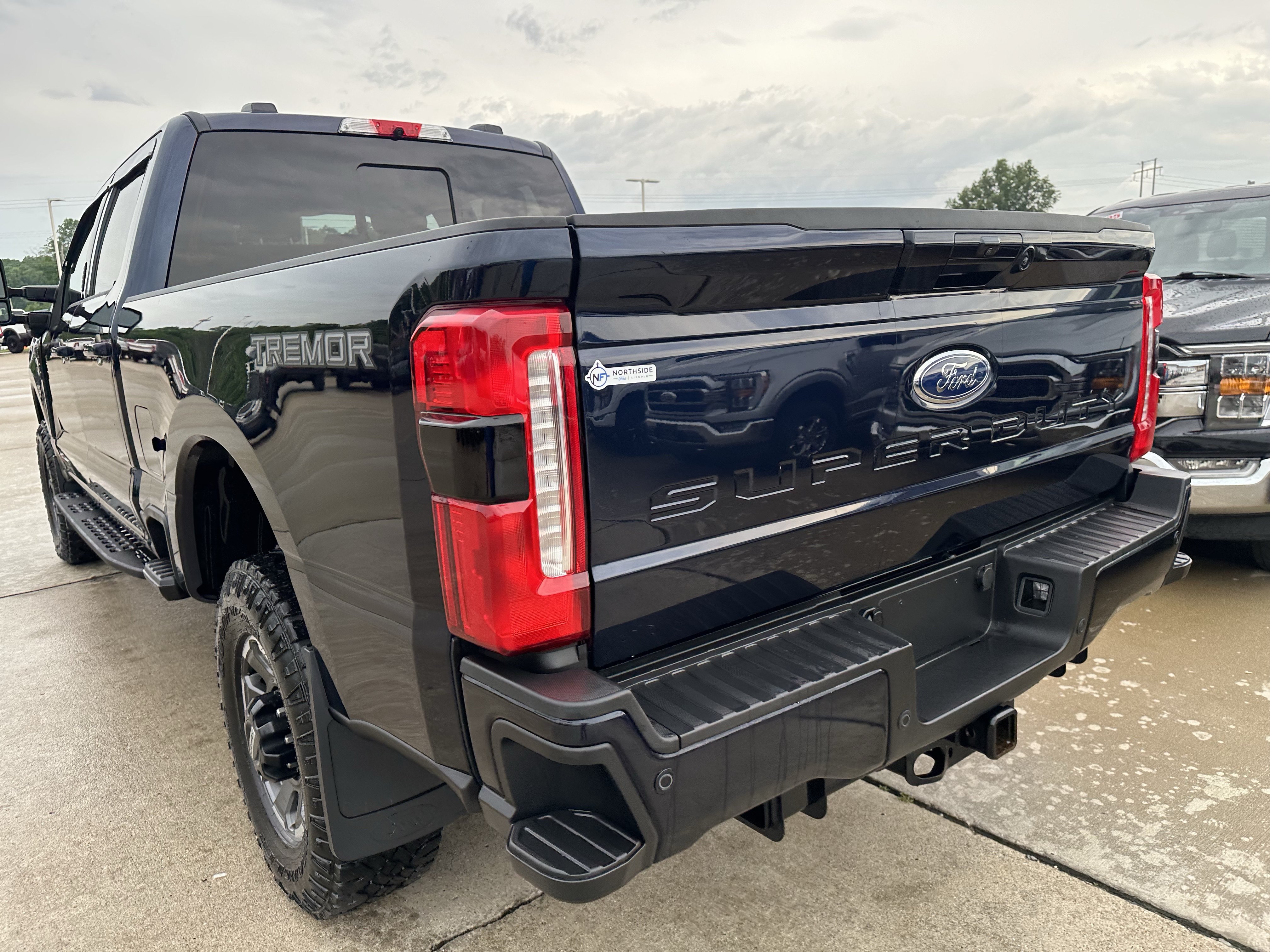 Used 2024 Ford F250 Lariat w/ Lariat Ultimate Package AWD/4WD image 8