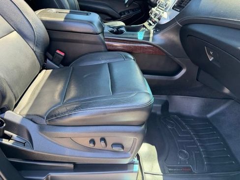 Certified 2018 GMC Yukon SLT w/ Premium Edition AWD/4WD image 16