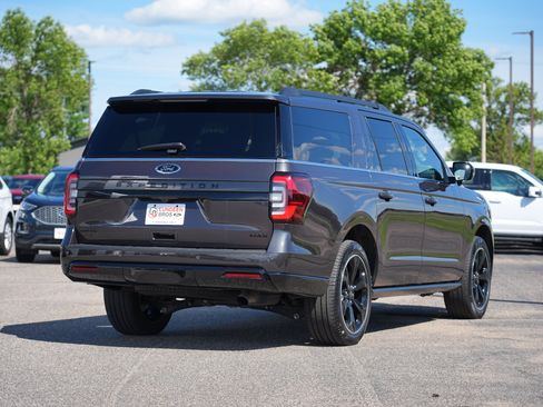 Used 2024 Ford Expedition Max Limited AWD/4WD image 3